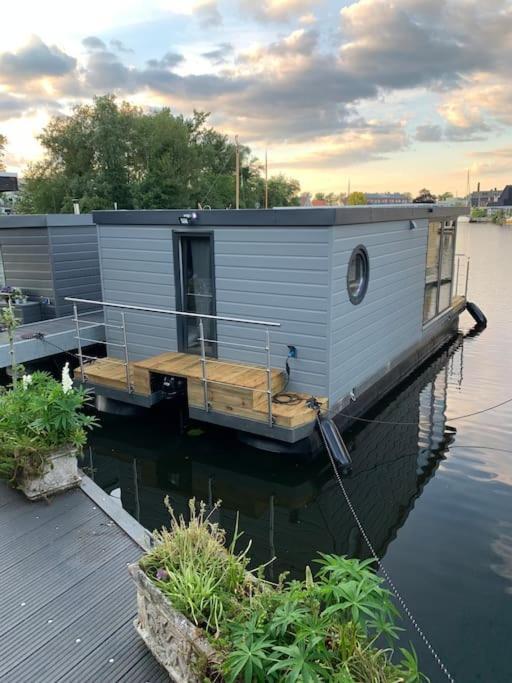 Unique New Houseboat Moored 4 Apartment Zwartsluis Luaran gambar