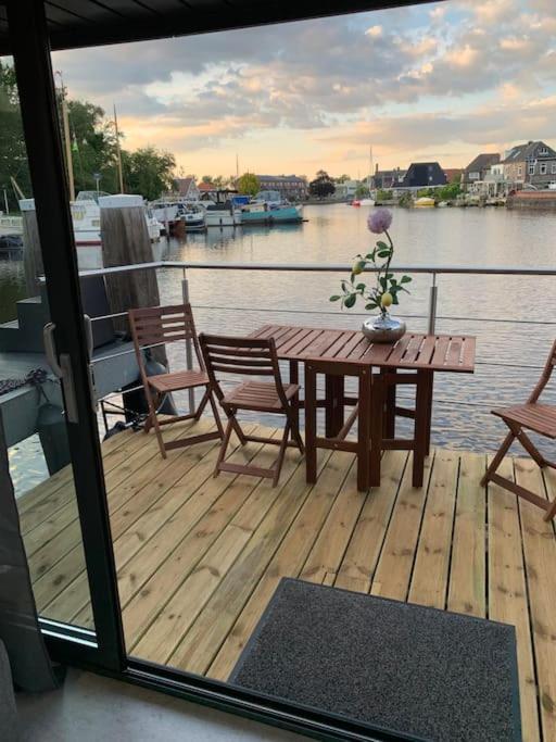 Unique New Houseboat Moored 4 Apartment Zwartsluis Luaran gambar